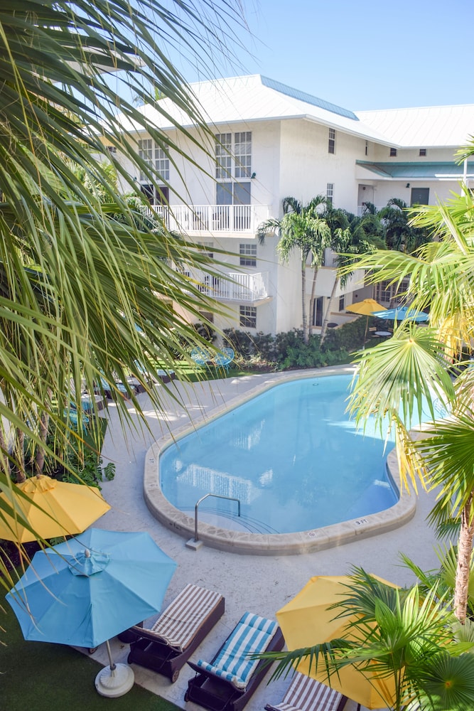 Coral Reef Suites 67/75