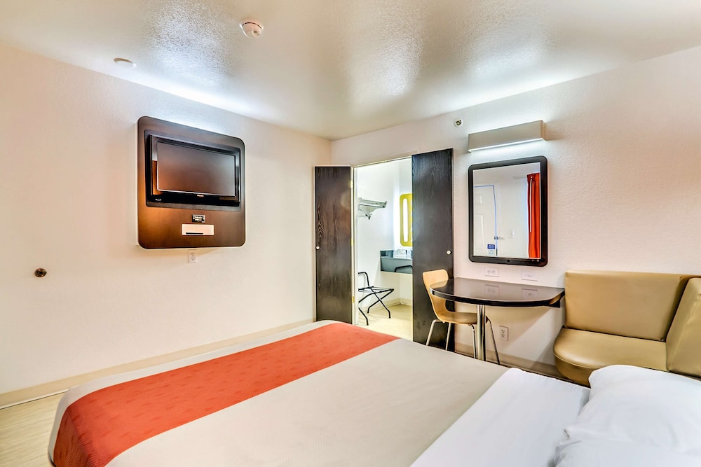 Motel6 Linthicum Heights, MD - BWI Airport 14/27