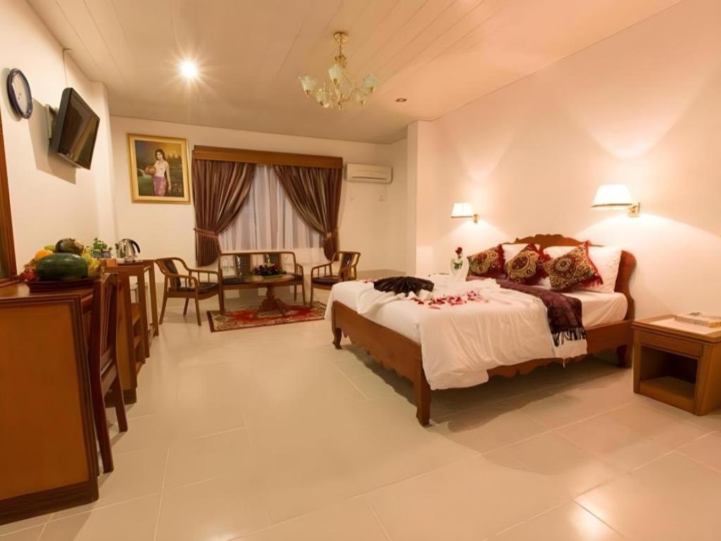 Asia Hotel 18/45