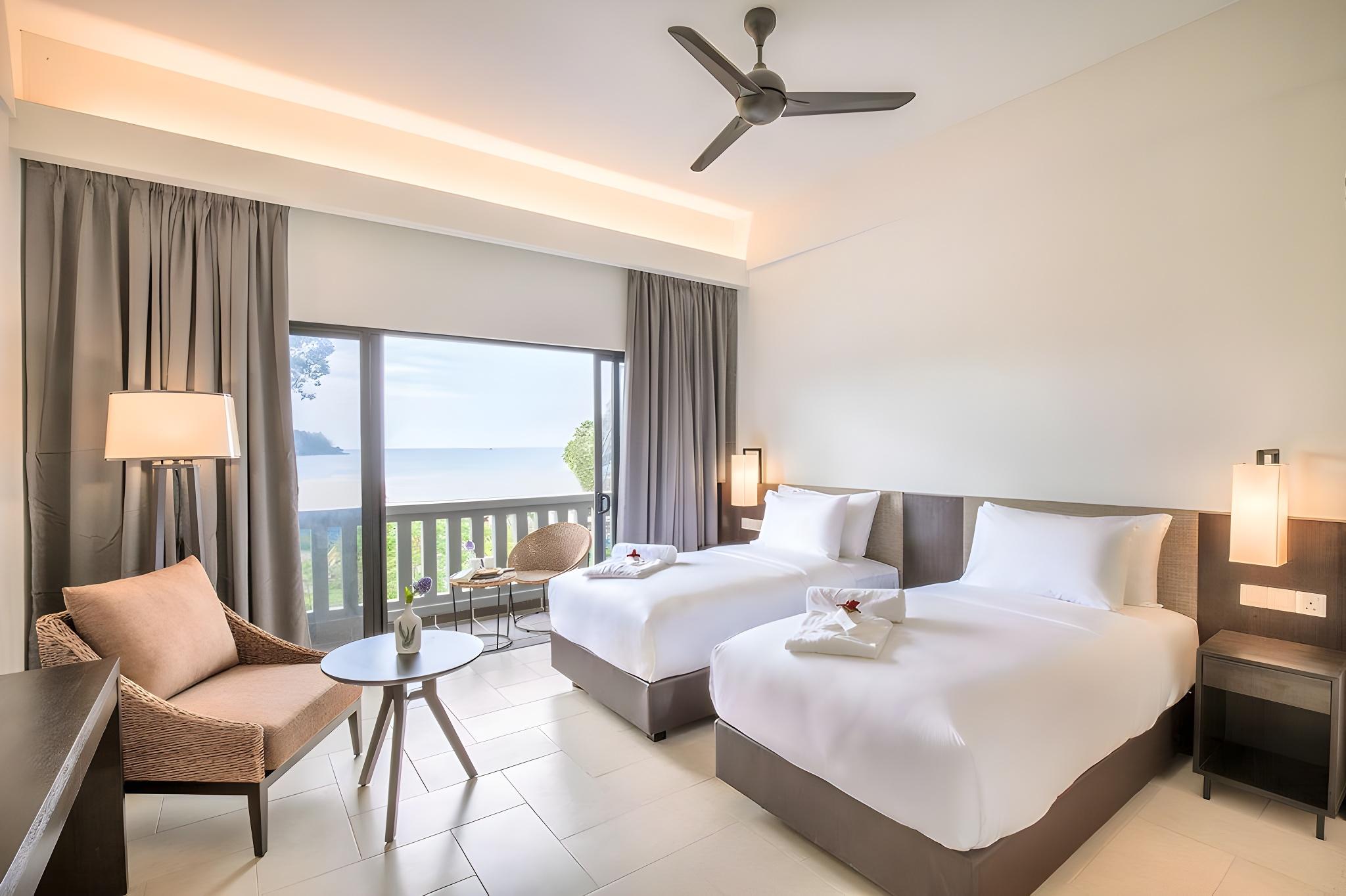Deluxe, Twin Beds, Pool Wing