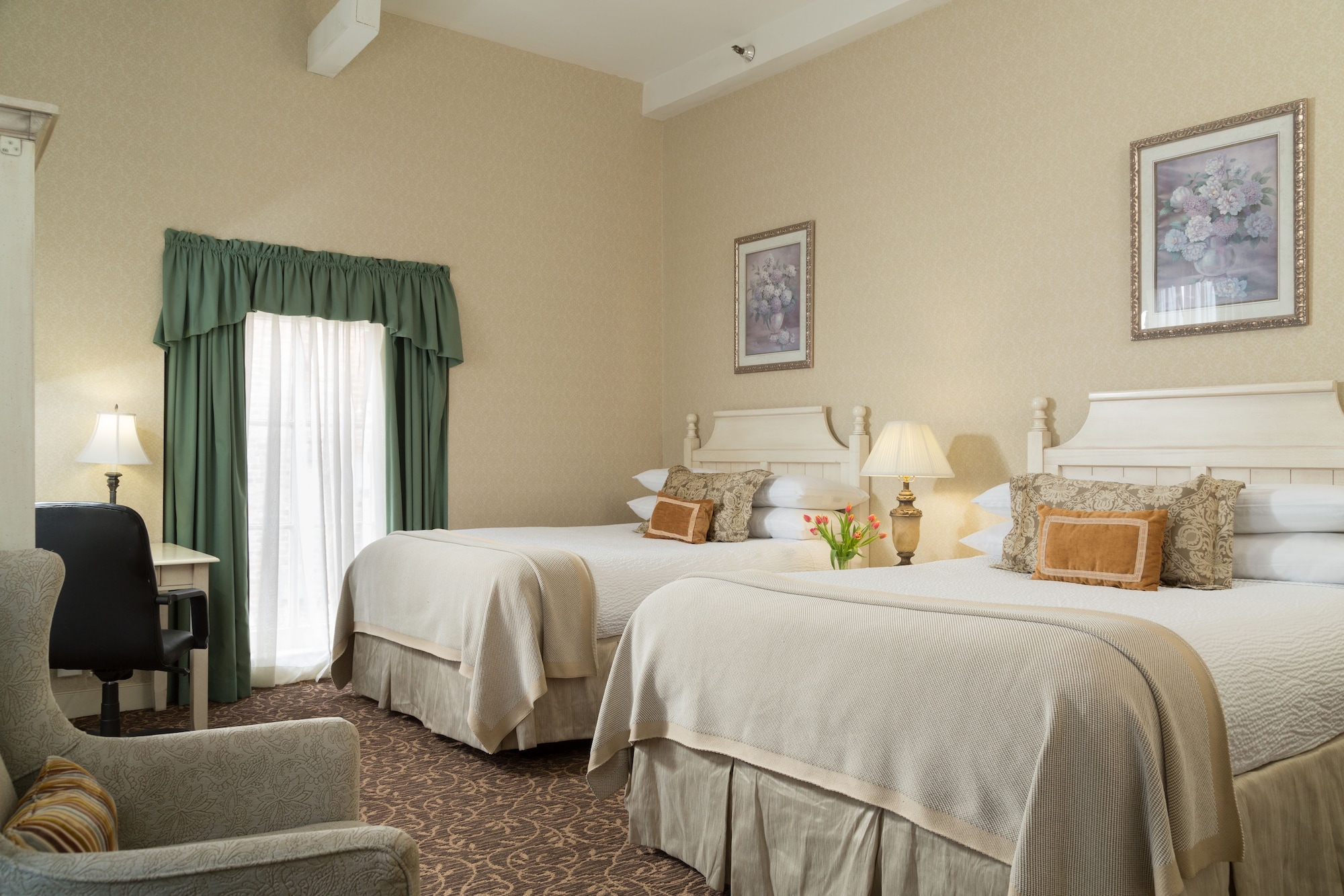 ROOM, 2 QUEEN BEDS, GARDEN AREA