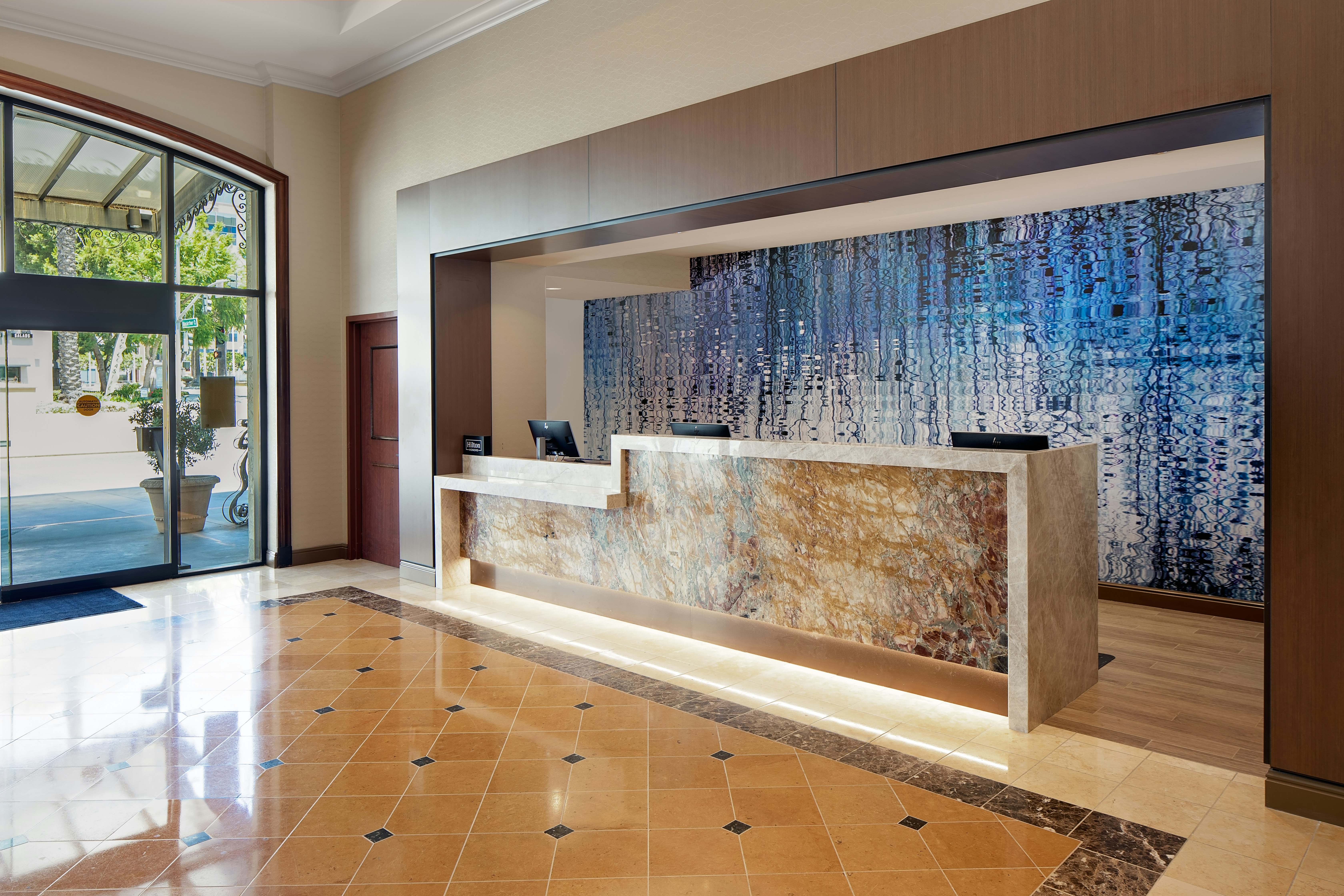 Hotel Zessa Orange County Airport, a DoubleTree by Hilton 6/59