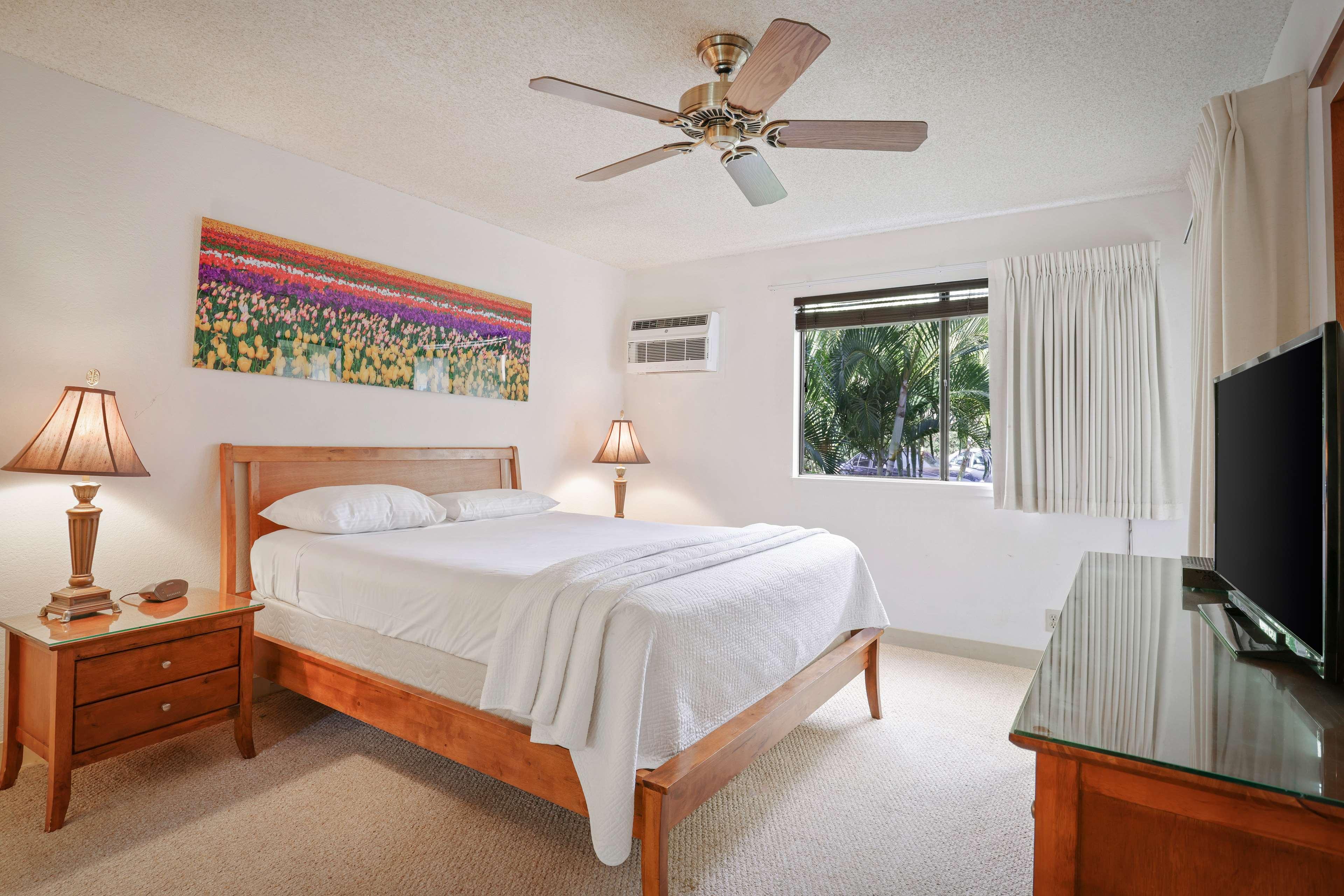 1 BEDROOM, SUITE, GARDEN VIEW