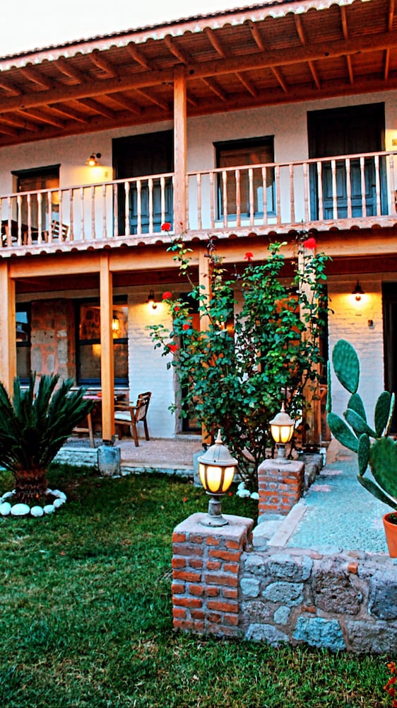 Attalos Suites Hotel 4/58