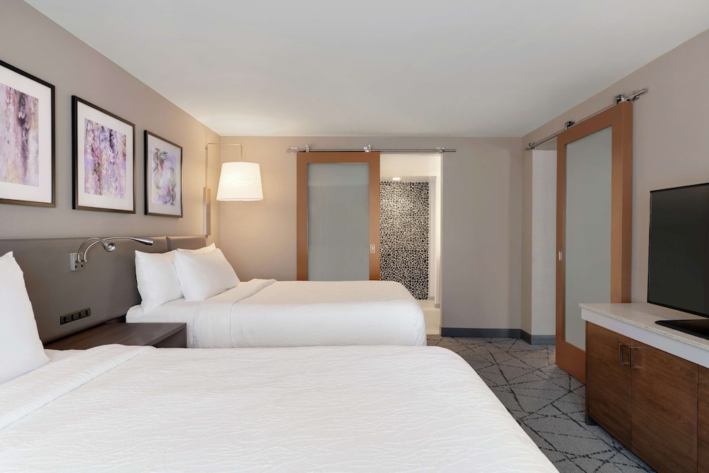 Hilton Garden Inn Springfield 10/76