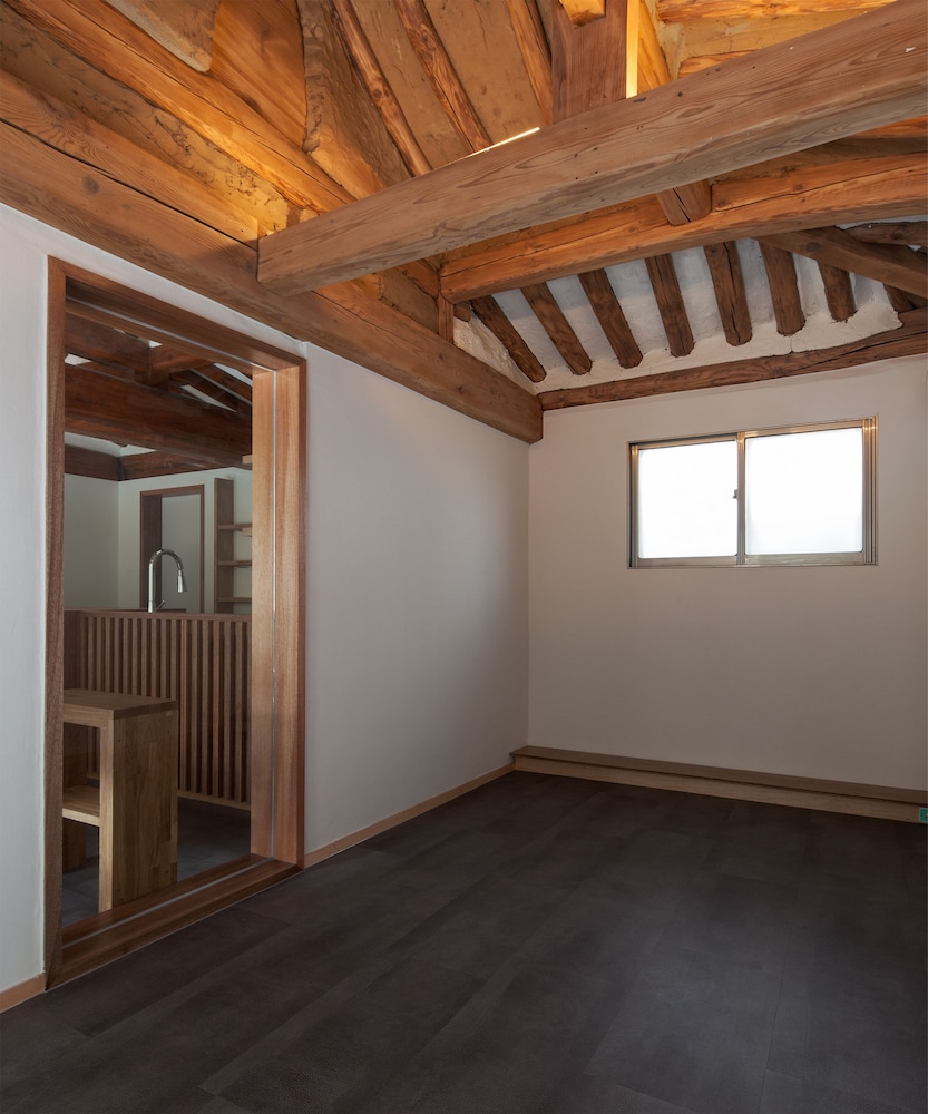 Hanok Residence Hotel Side 27/53