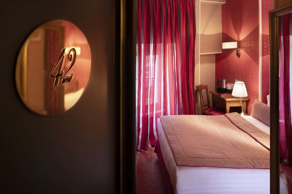 WELCOME HOTEL 26/57