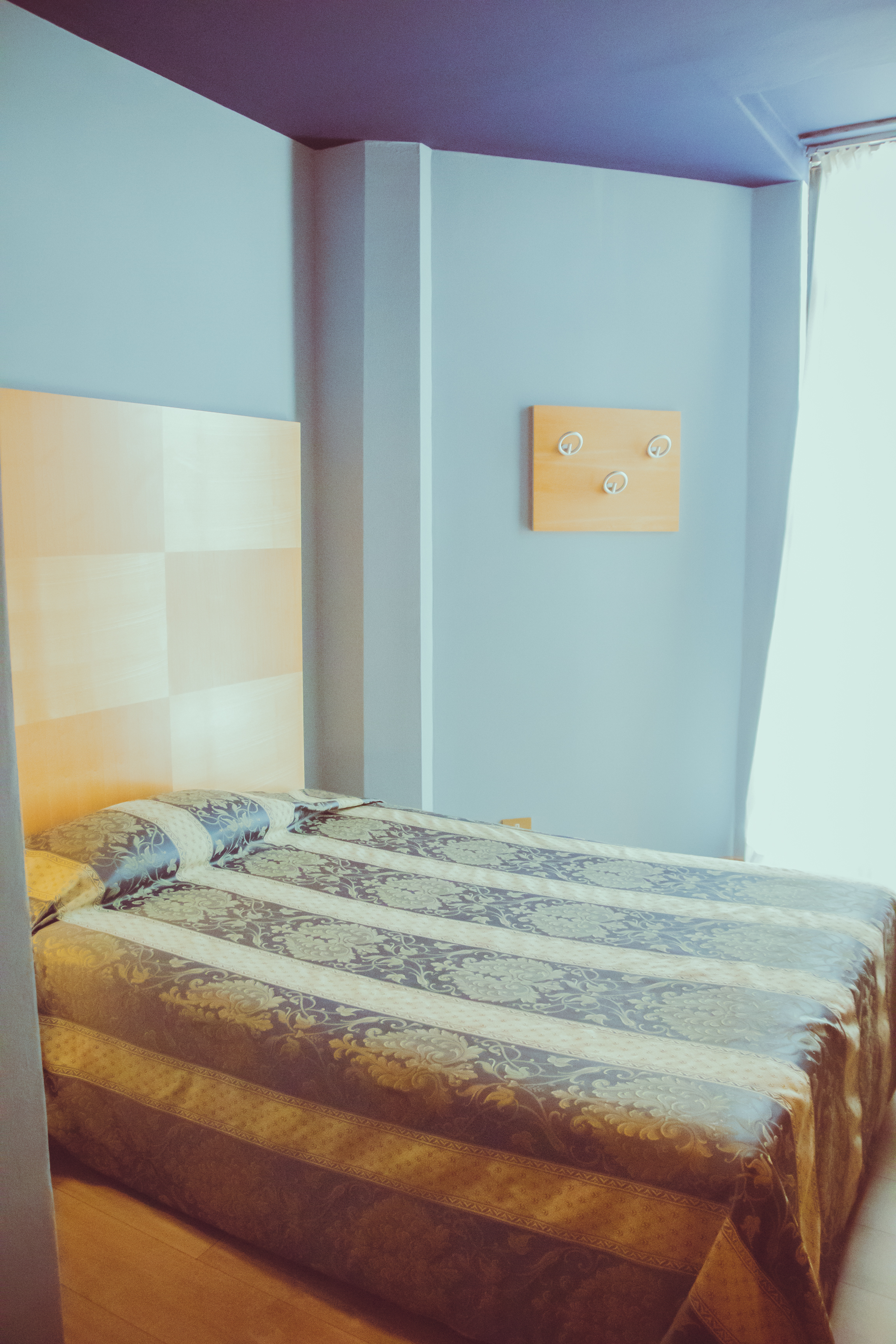 ROOM, SINGLE, FRENCH BED
