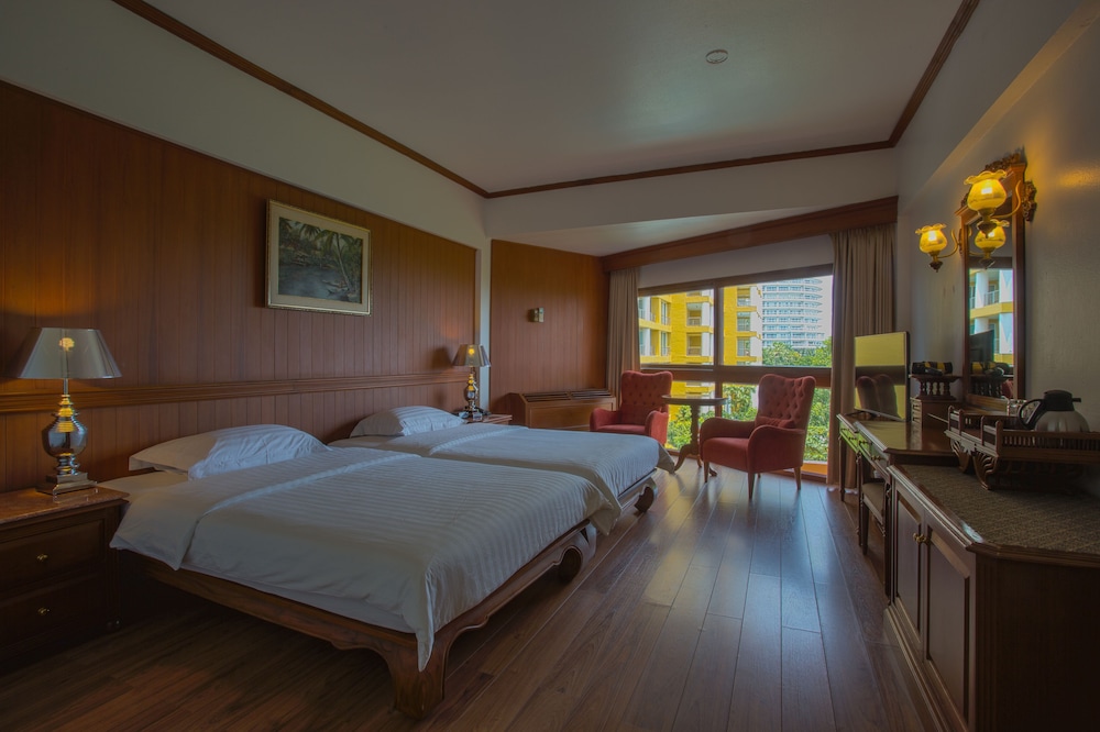Sailom Hotel 23/65