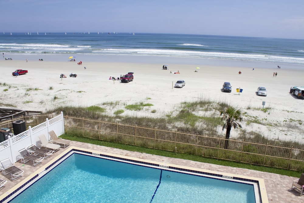 New Smyrna Waves MOD Collection by Sonesta 31/50