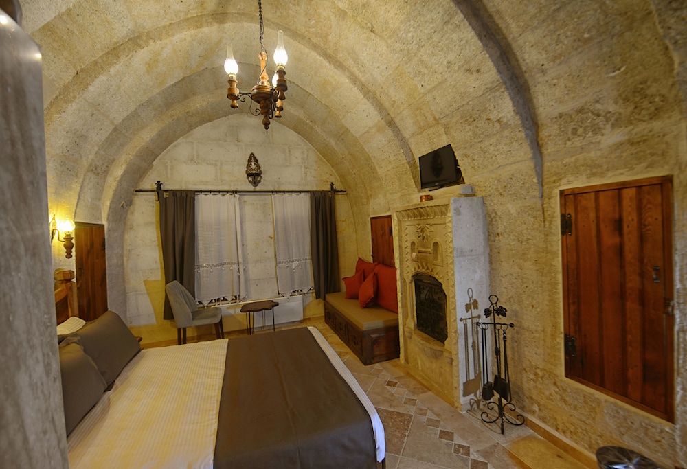 Apex Cave Hotel 41/61