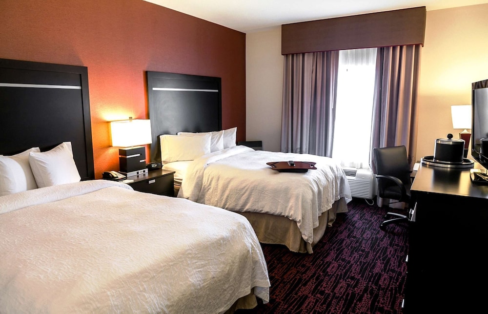 Hampton Inn and Suites Tulsa Hills 16/37