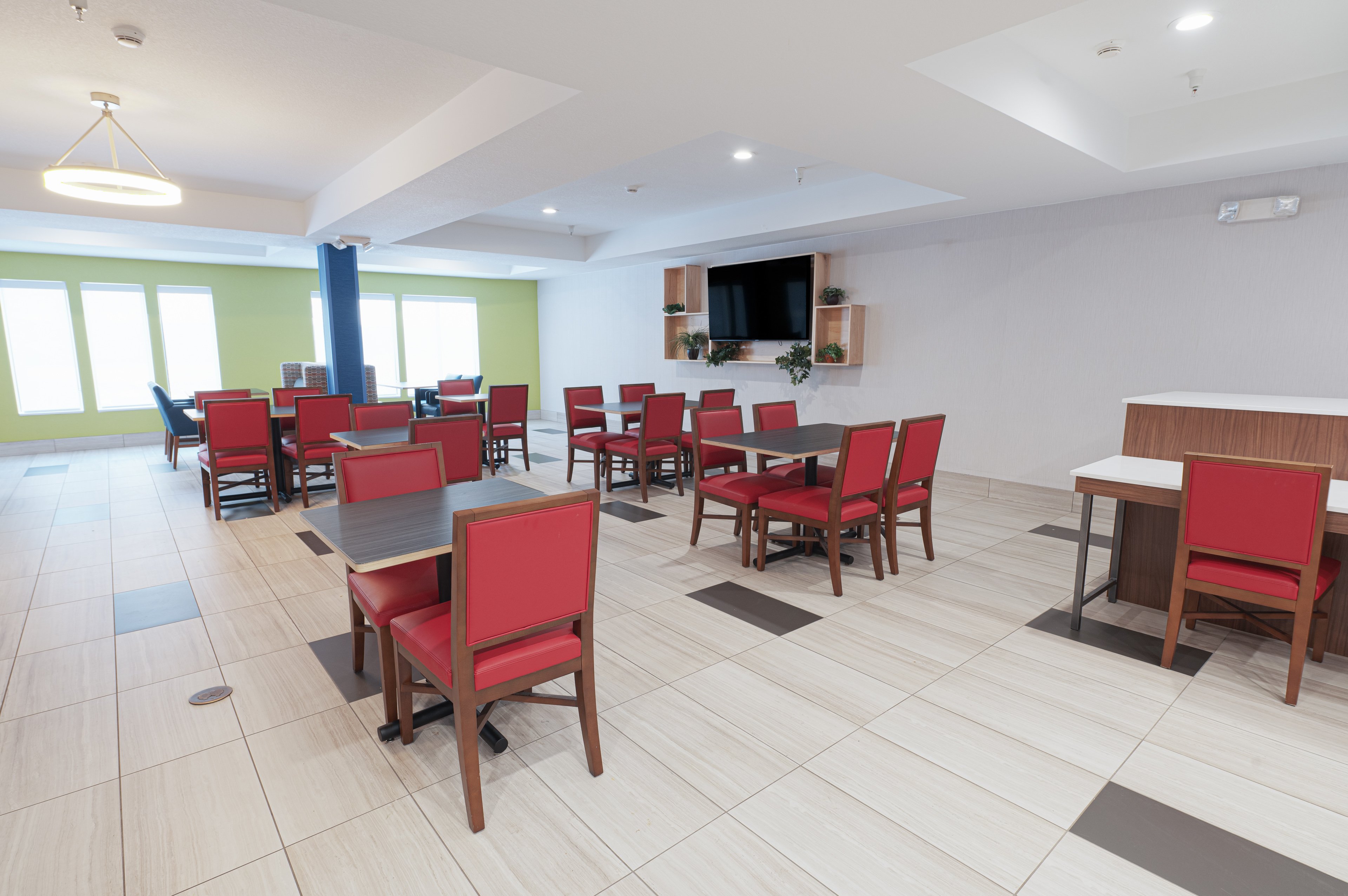 Holiday Inn Express Hotel Suites East Lansing 47/58