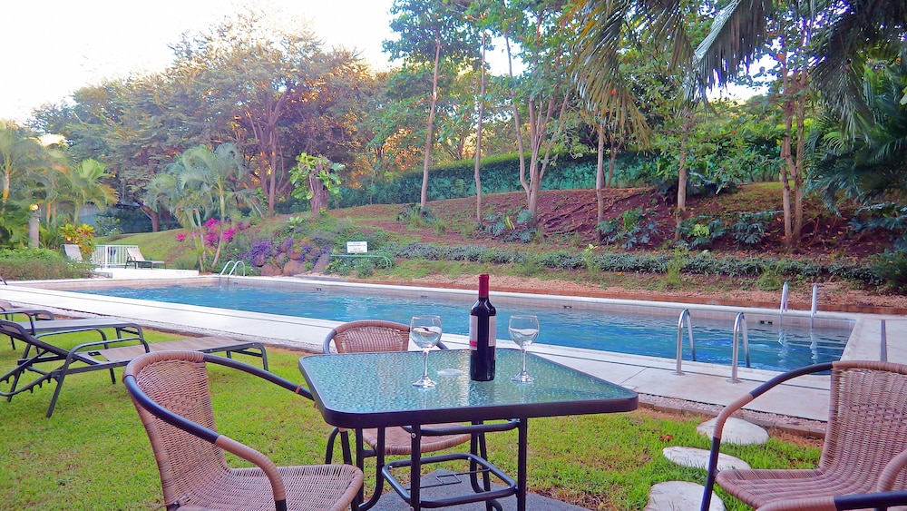The Oaks Tamarindo Condominiums 37/67