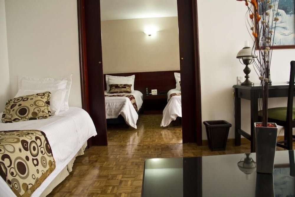 Aparta Suites Torre Poblado 10/40