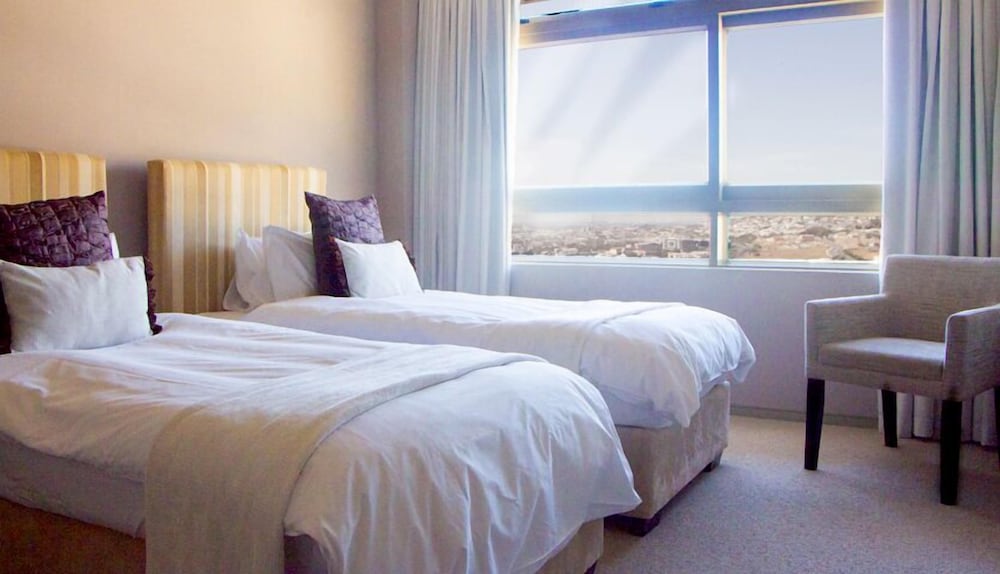 ITC Hospitality Group Penthouse 2 Bedrooms Cartwright s Corner 4/38