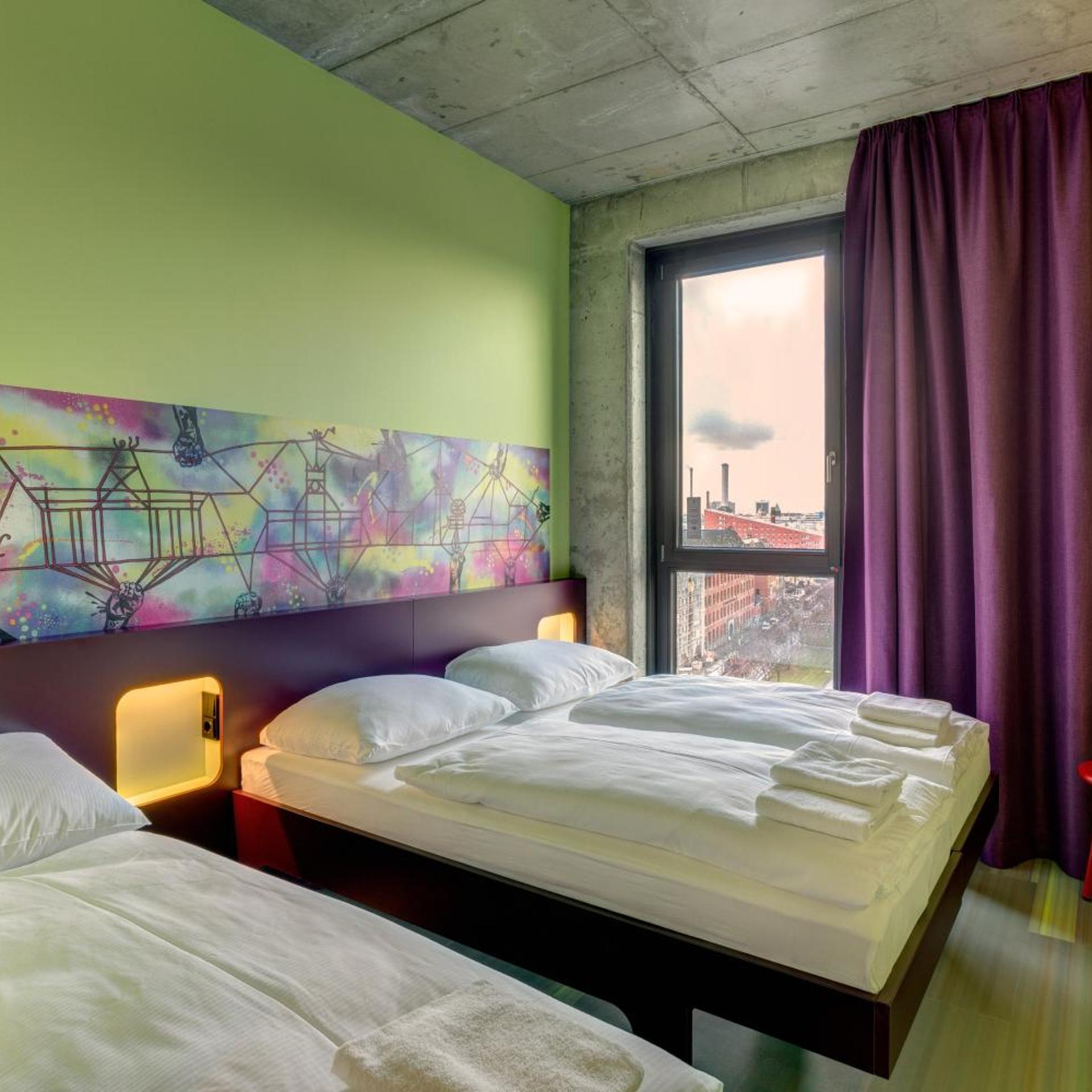 MEININGER Hotel Berlin East Side Gallery 11/52
