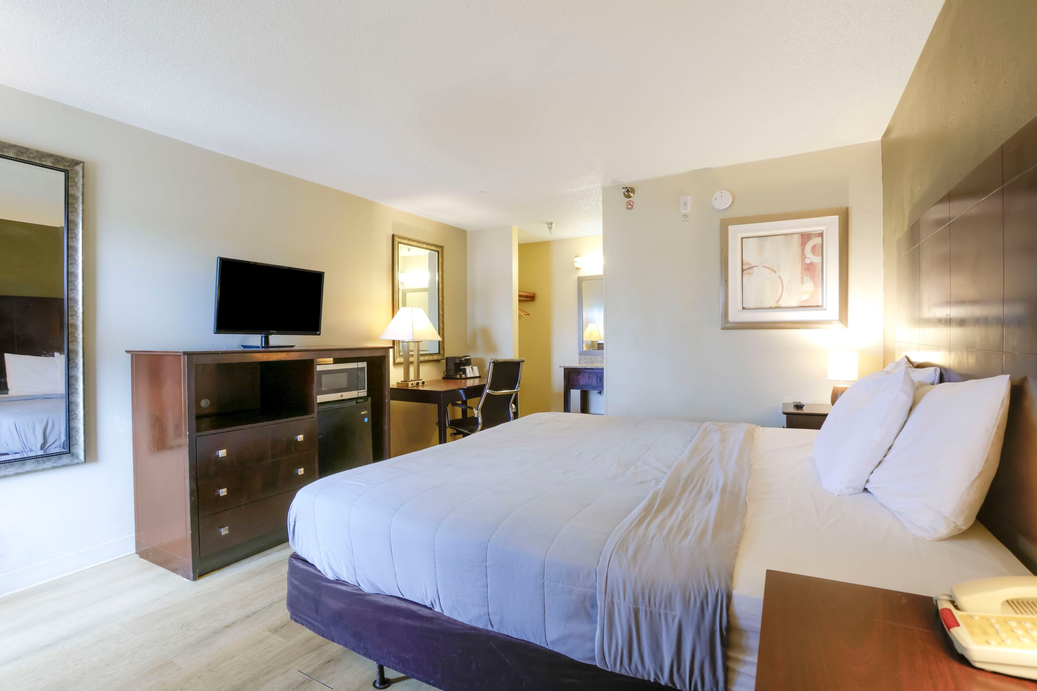 Copley Inn & Suites By OYO Akron OH 36/74