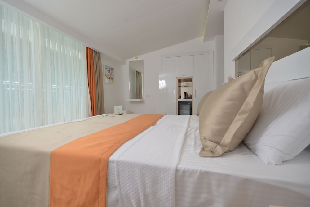 DOCS HOTEL KEMER 26/58