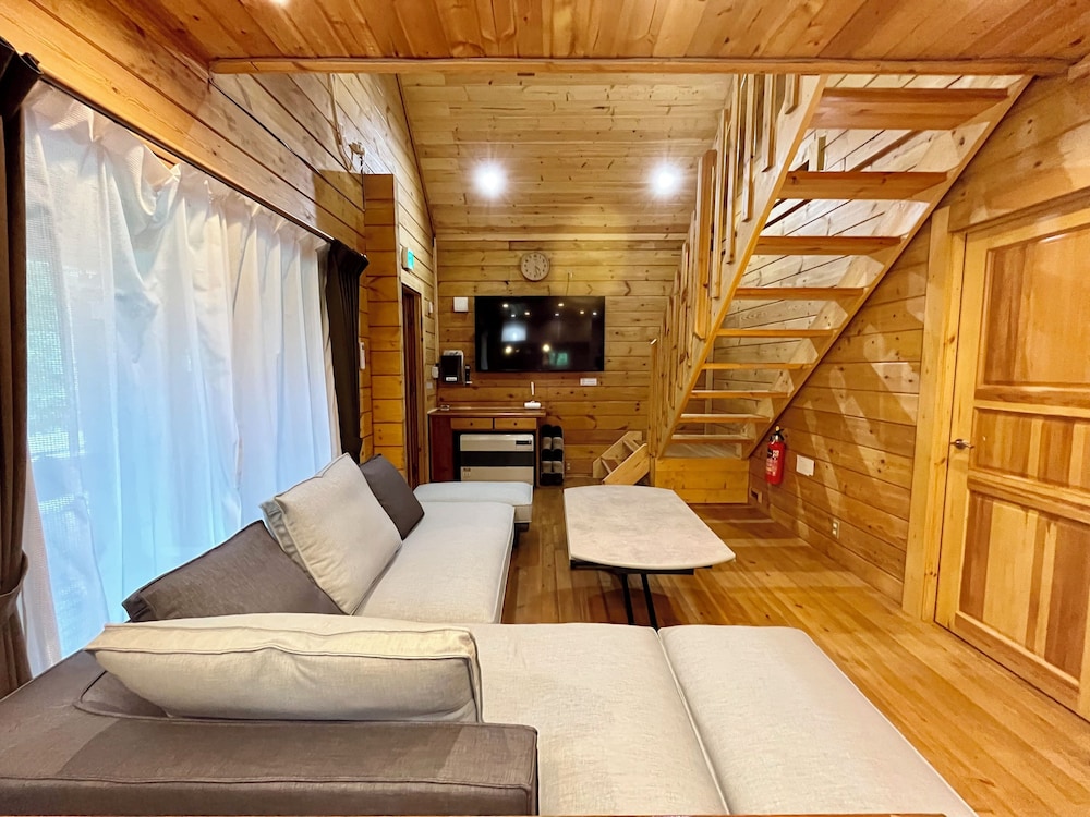 Hal Cottage 30/45