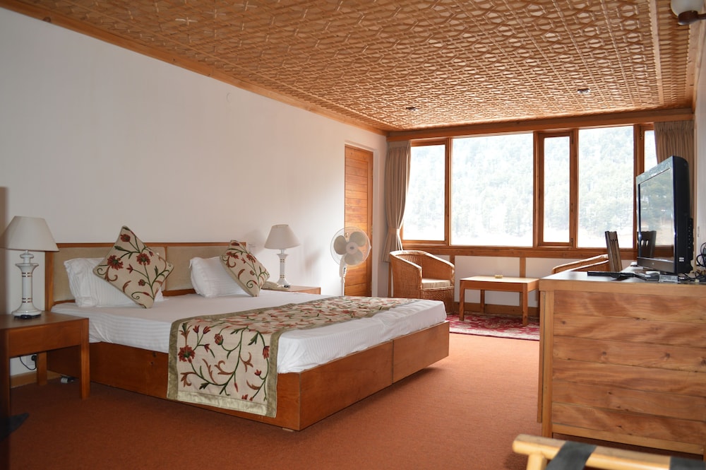 PAHALGAM HOTEL 15/39