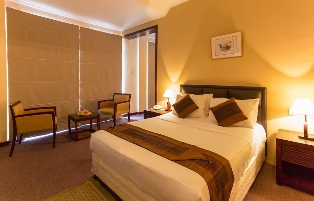 Room at Devon Hotel, KANDY