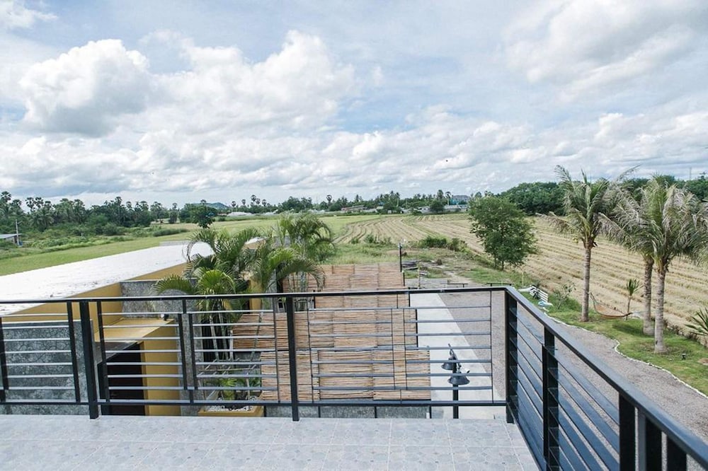 Pimchanok Resort photo3