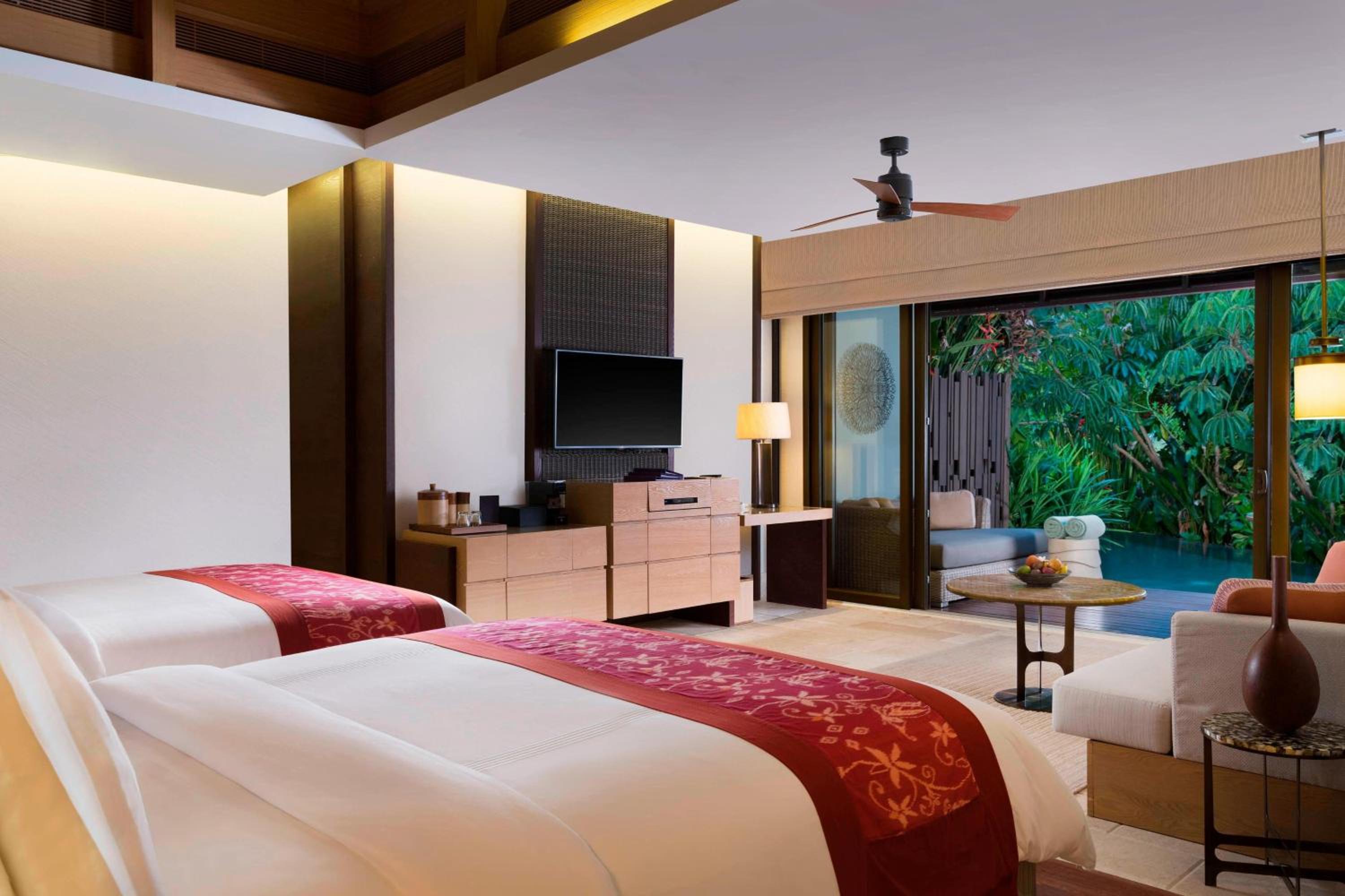 Signature, Pavilion, Suite