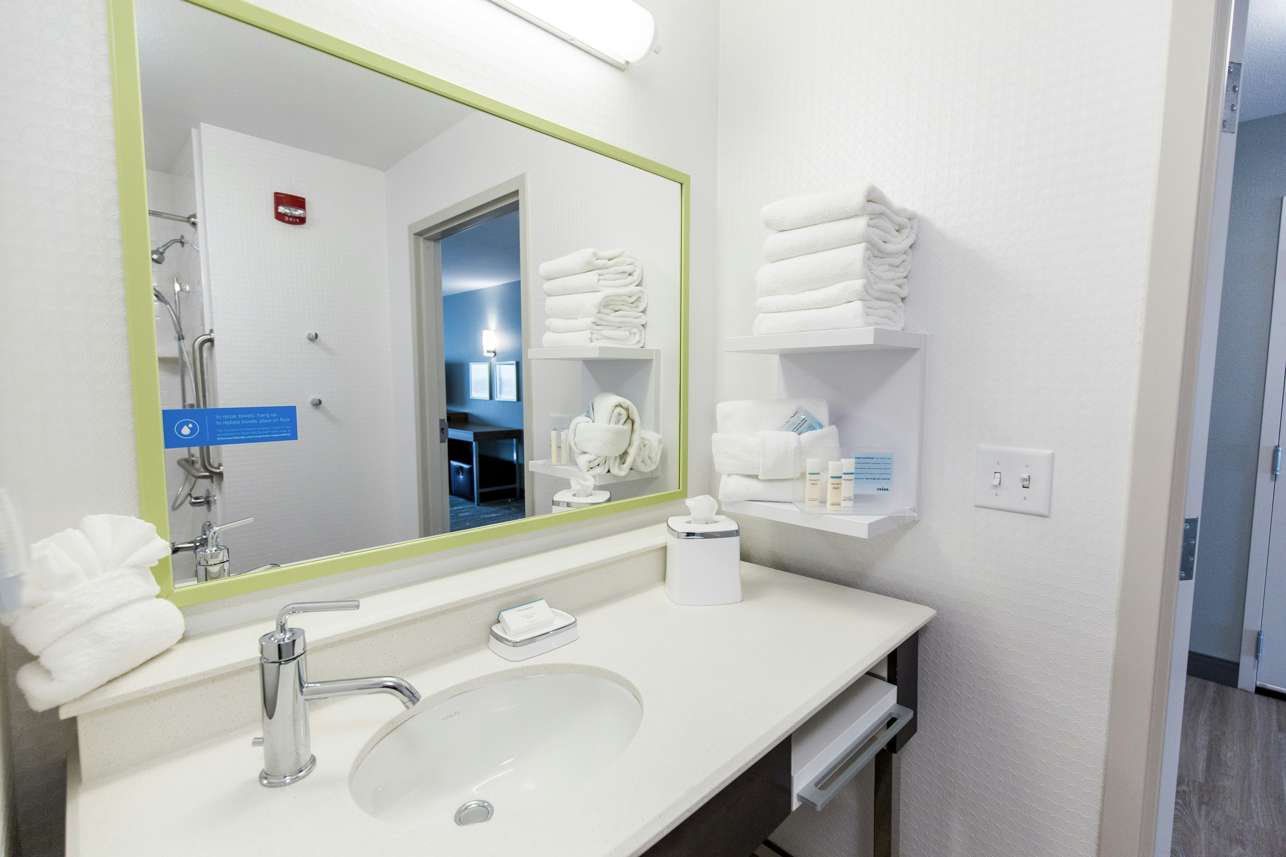 Hampton Inn Bismarck 73/78