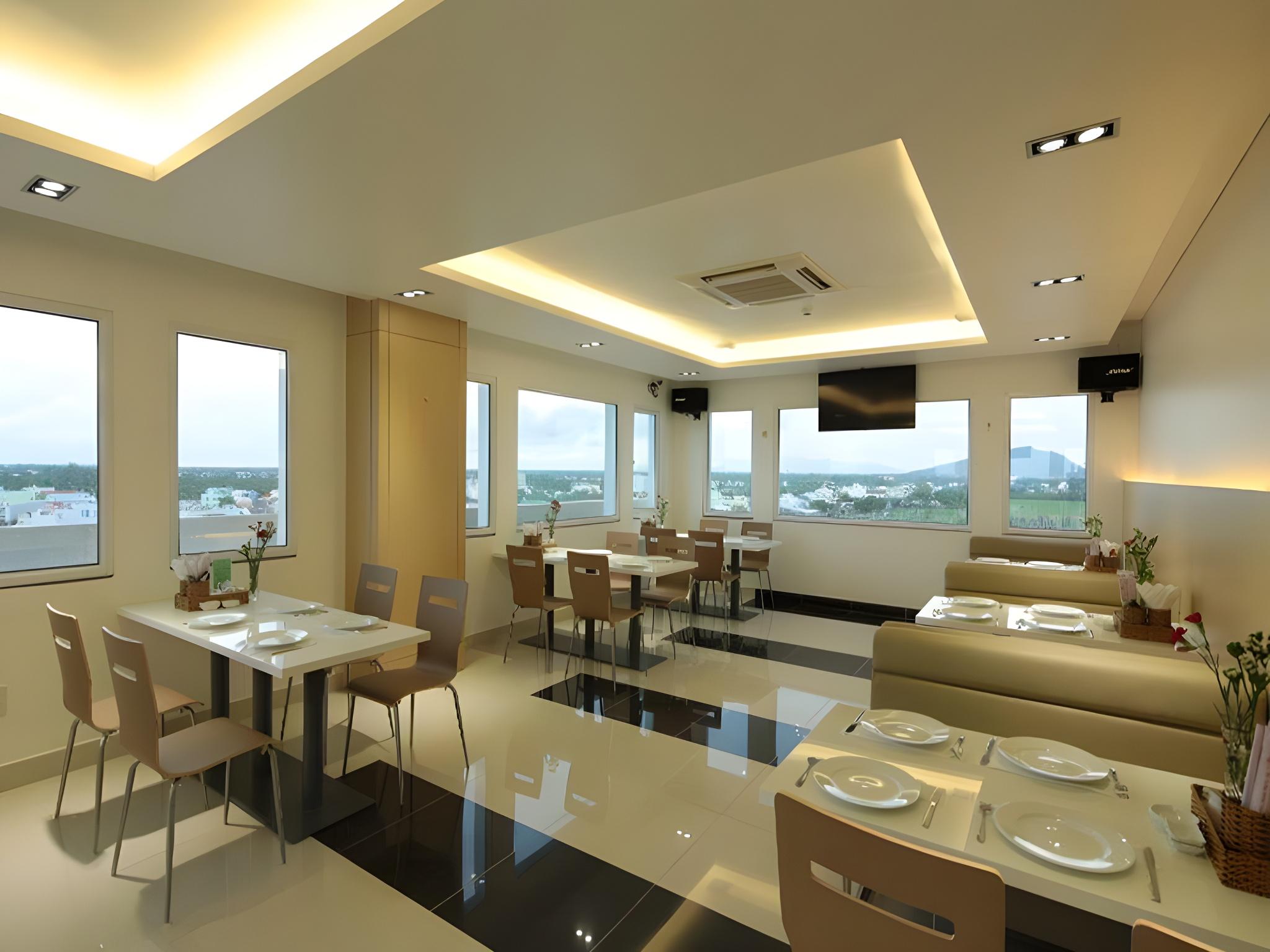 Hung Cuong Hotel 30/32