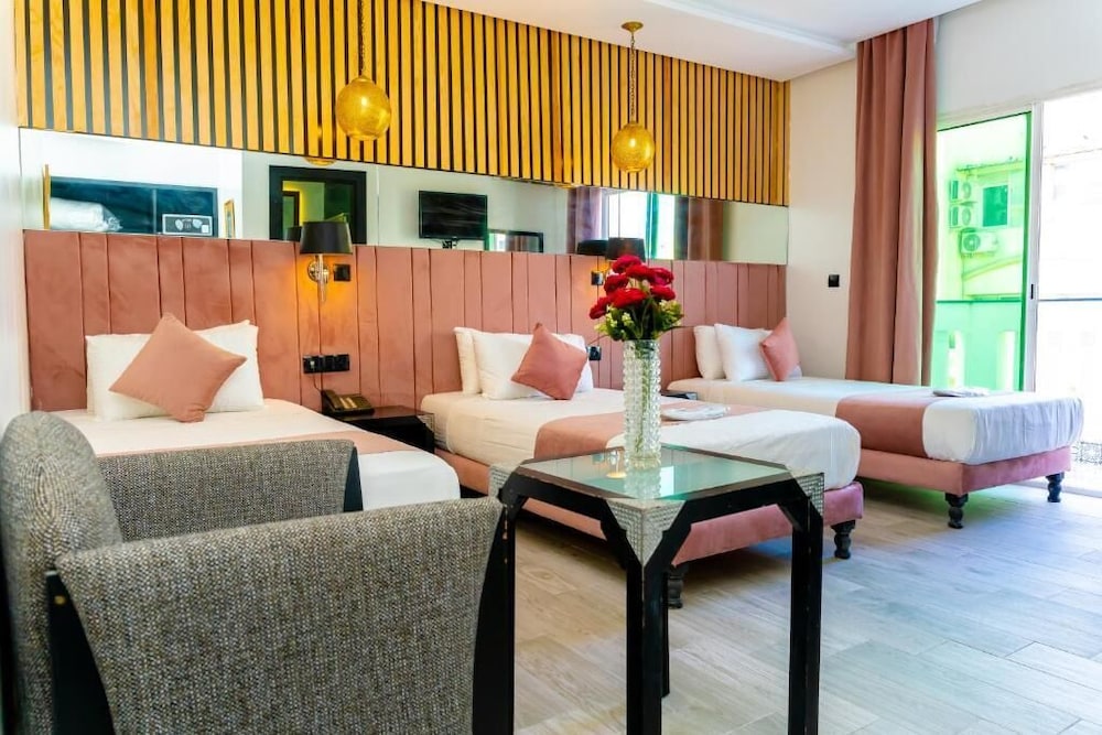 Hotel Les Ambassadeurs 25/35