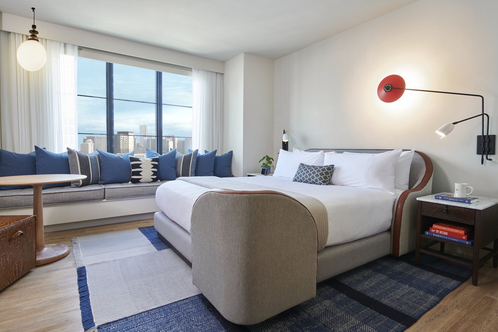 ROOM, KING BED
