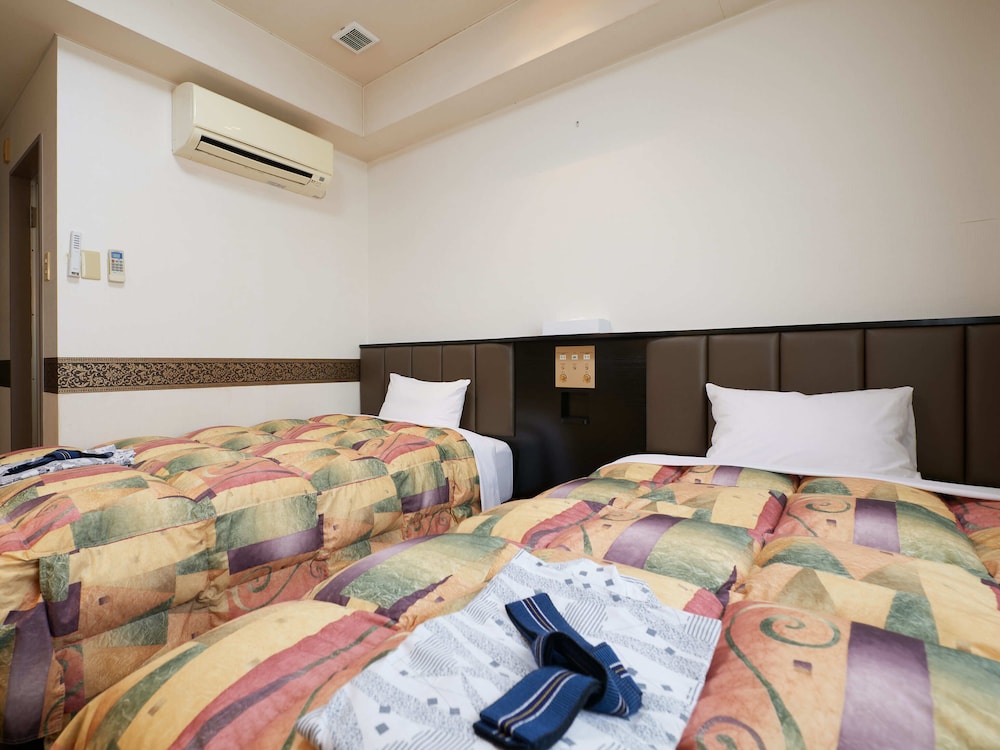 Gamagori Hotel 11/56