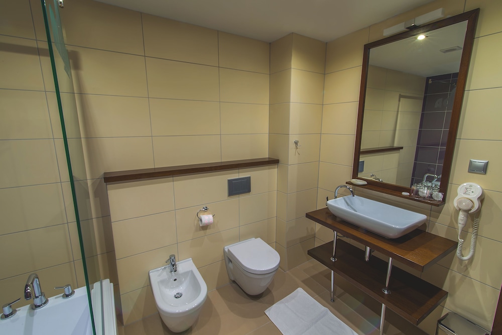 Arkada Hotel 52/56