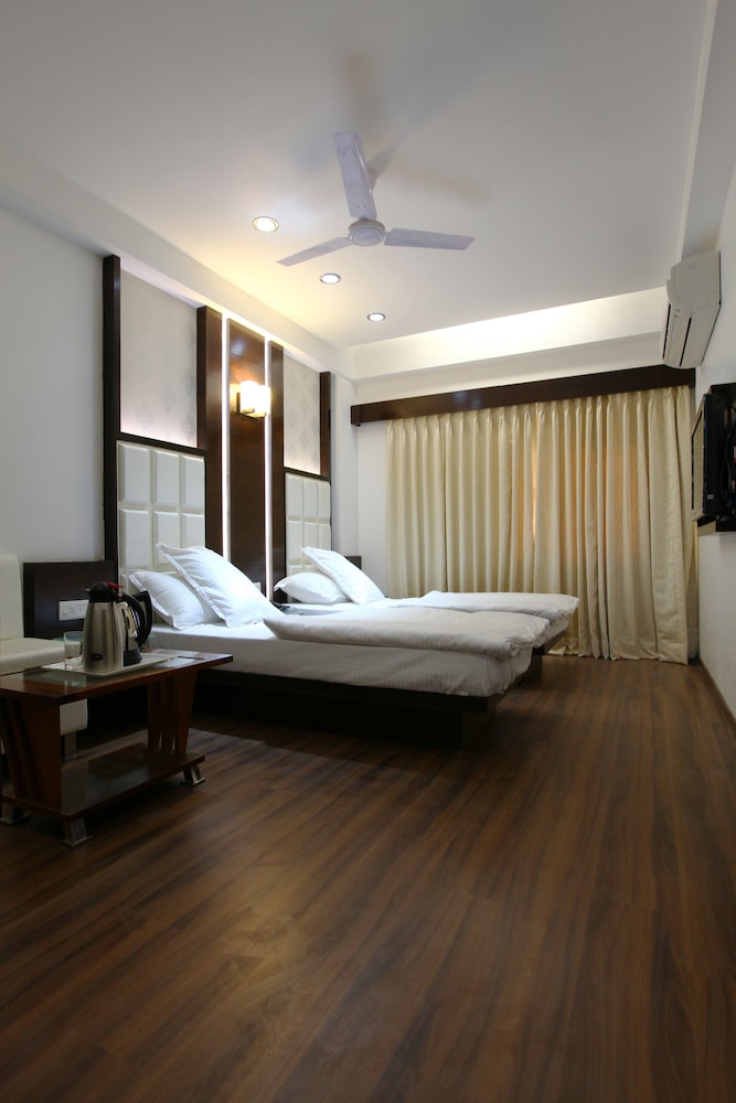 HOTEL ATITHI 9/18