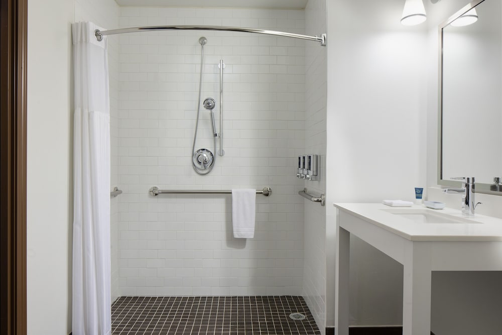 FOUR POINTS BY SHERATON DALLAS FORT WORTH AIRPORT NORTH 5/25