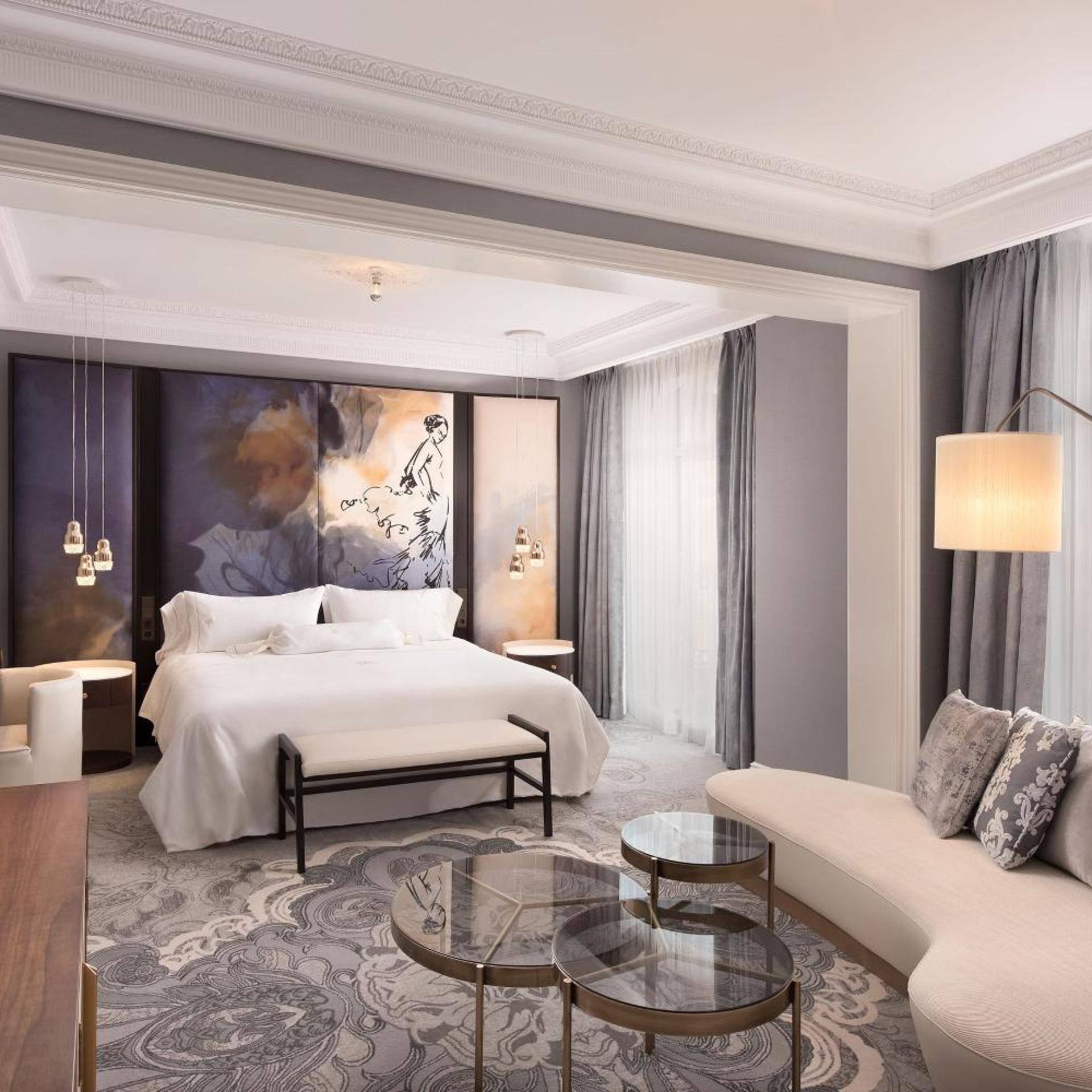1 Bedroom, Royal, Suite, King Bed, Fountain View