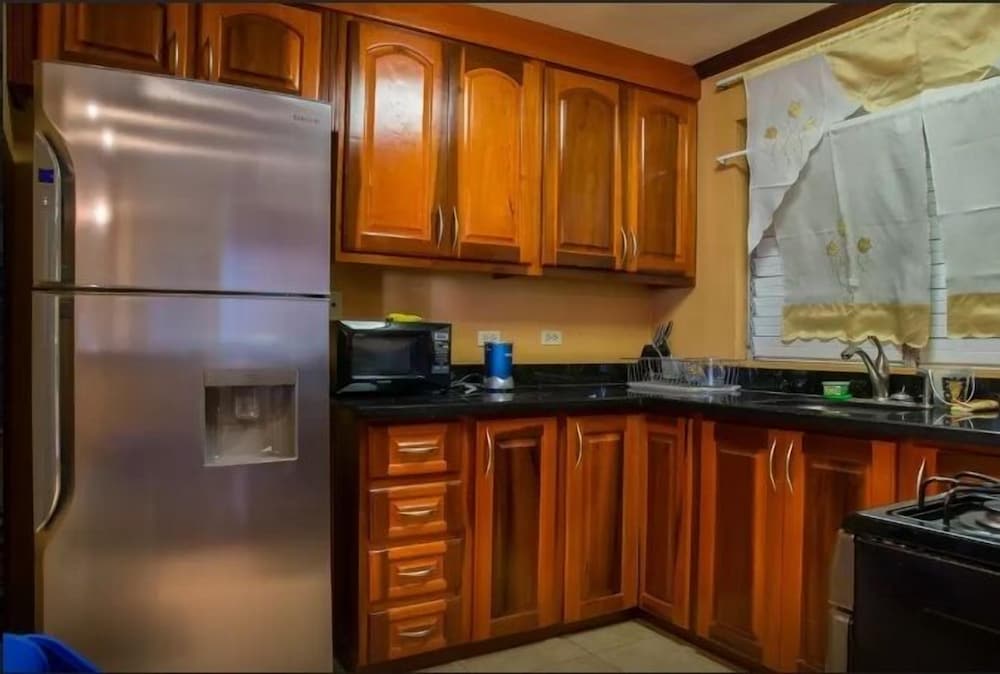 New Kingston Guest Apt At Dorchester 7/32