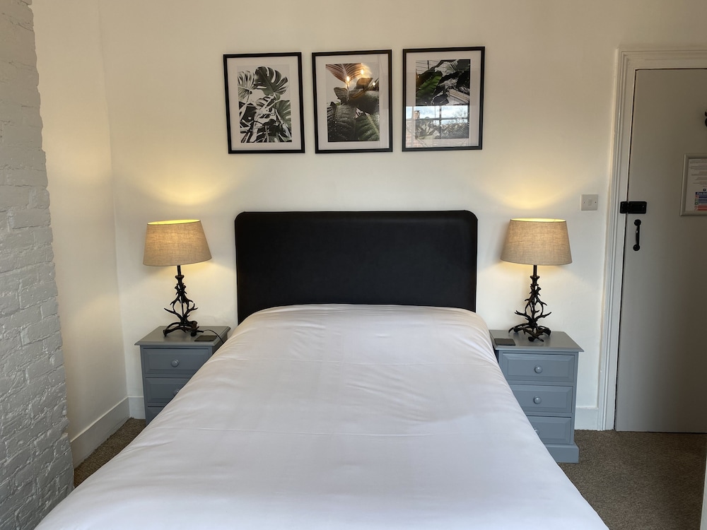 Castle Hotel 12/50