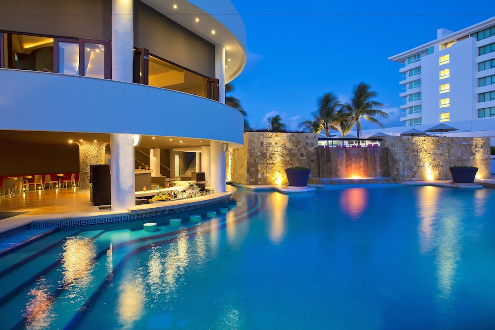 Altitude By Krystal Grand Punta Cancun All Inclusive 9/75