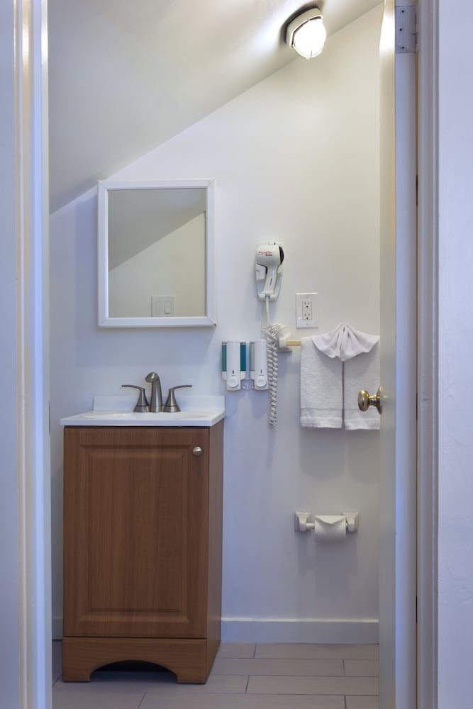 The Southernmost Inn - Adult Only 23/60