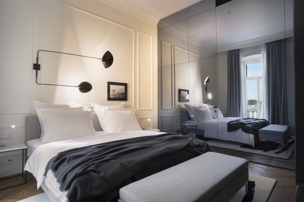 Adriatic Hotel 11/50