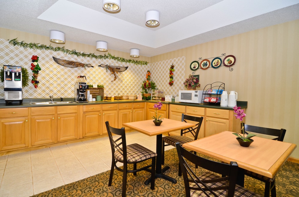 Peach State Inn & Suites 19/24