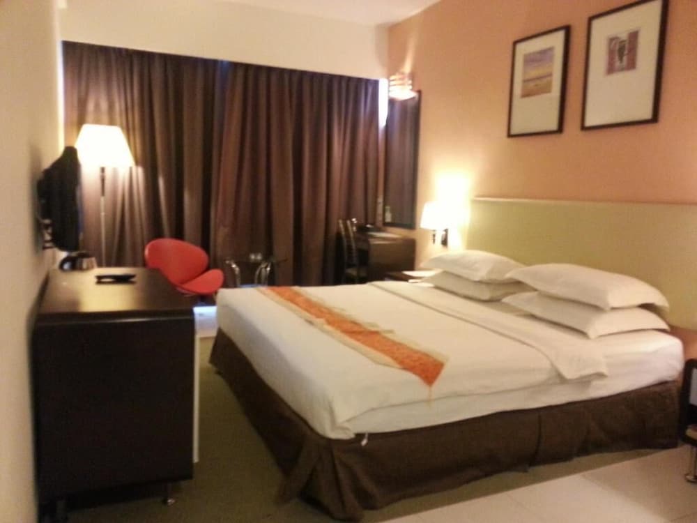 SUPER, DELUXE, KING BED
