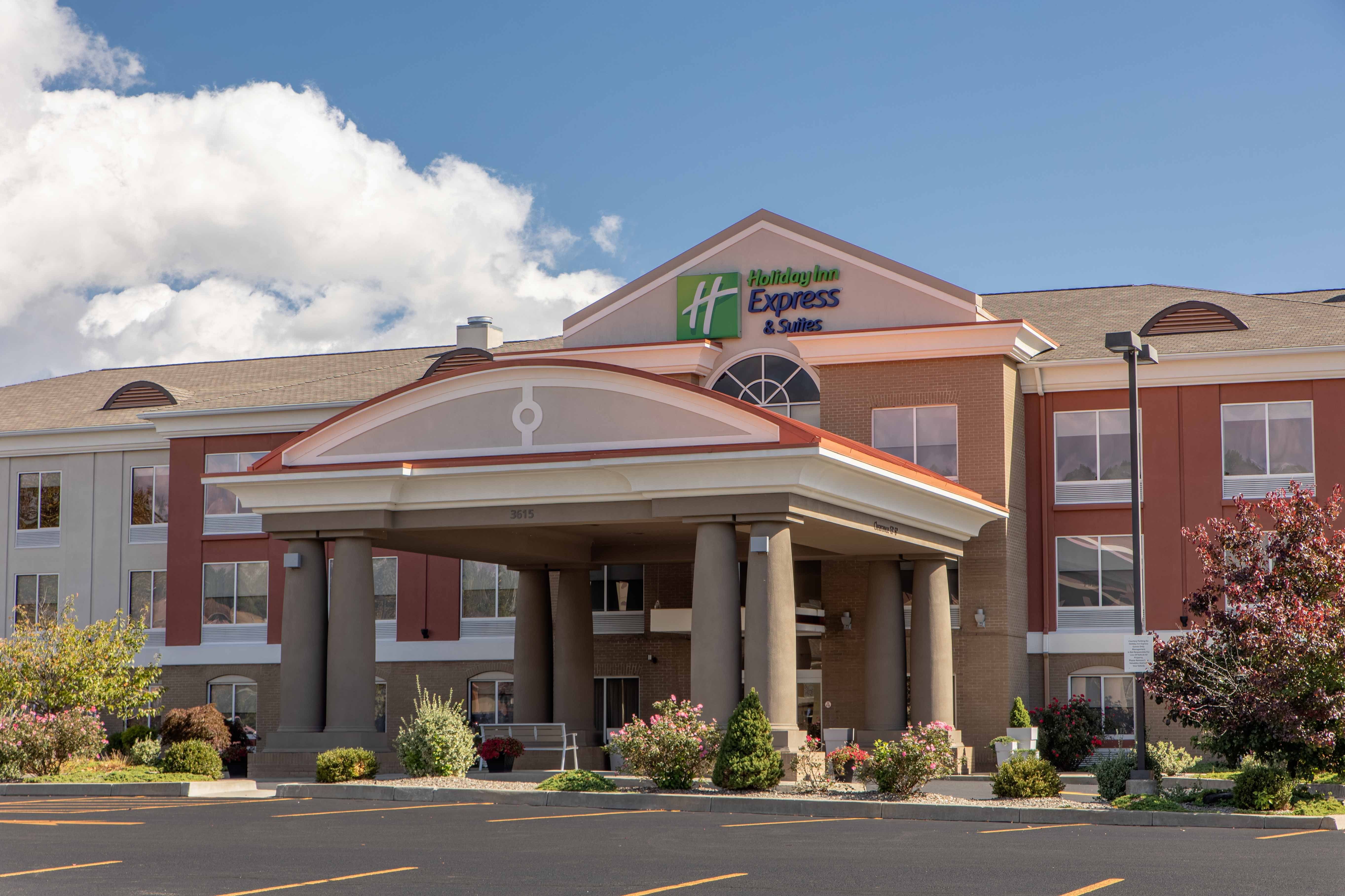 Holiday Inn Express Hotel and Suites Binghamton University-Vestal 5/52