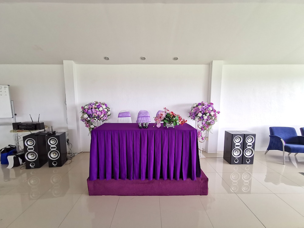 Phet Cha-am Plaza & Resort 33/43