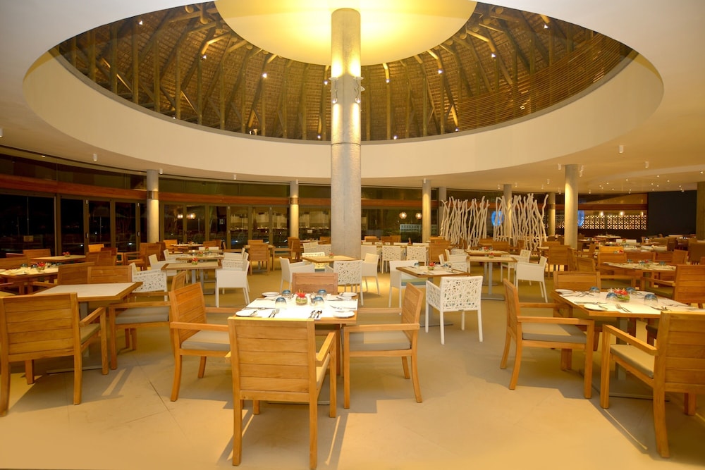 Radisson Blu Poste Lafayette Resort And Spa Adults Only 32/48
