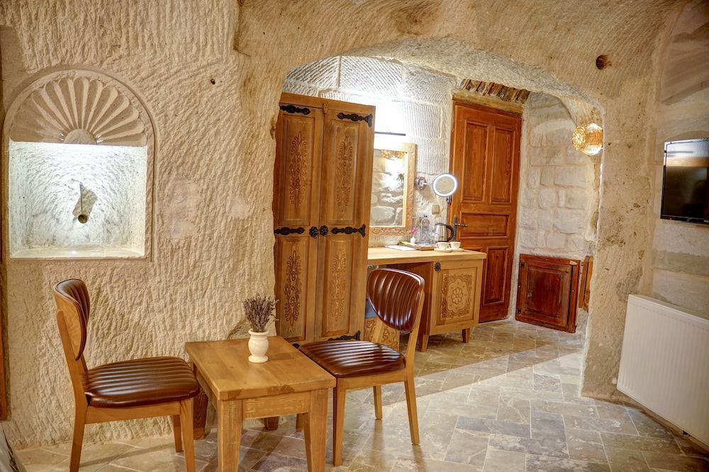 Nari Ask Cave Hotel 3/50