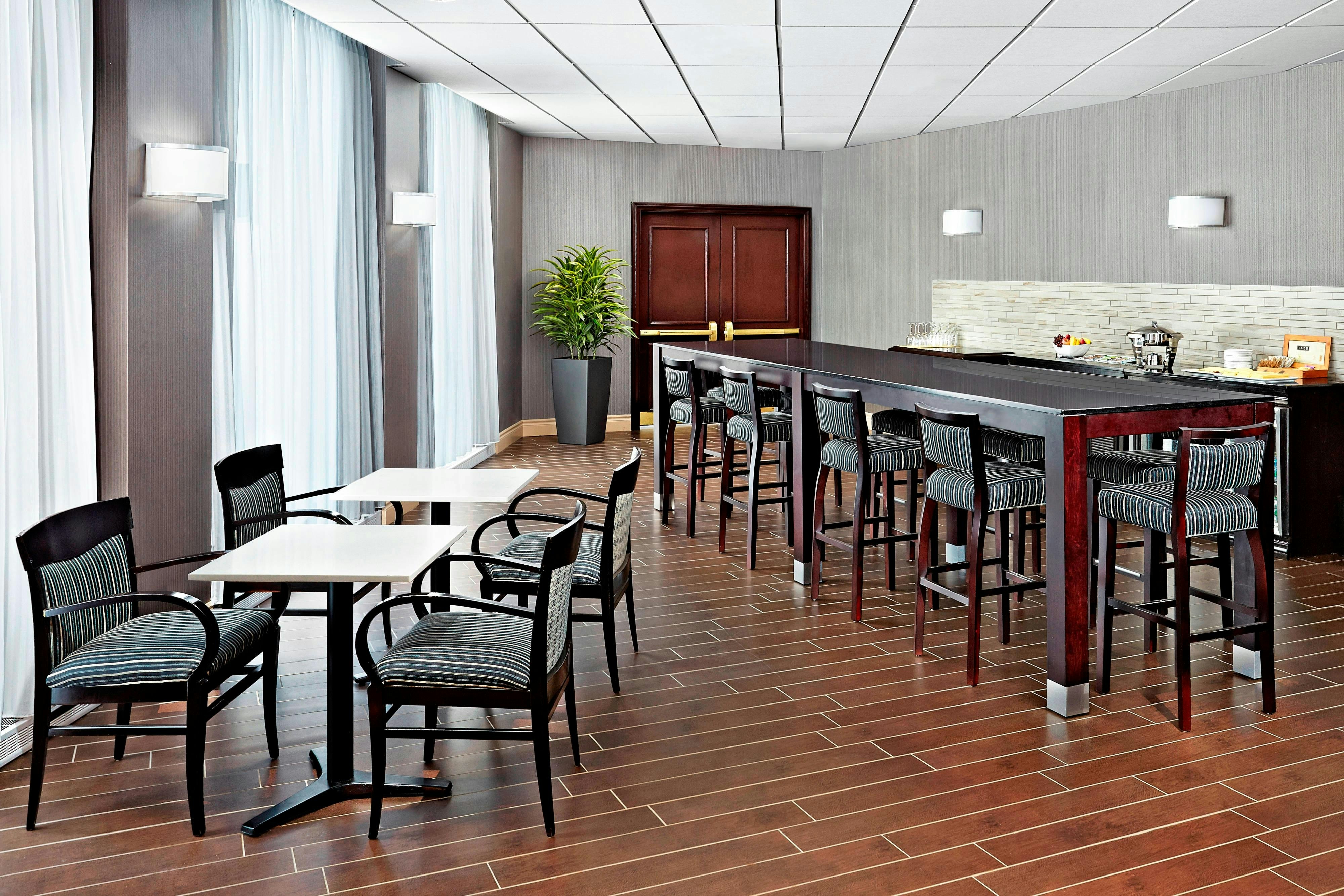 SHERATON MONTREAL AIRPORT 4/6