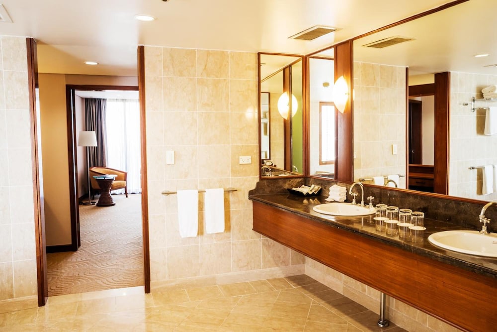 Crown Hotel Port Moresby 33/63